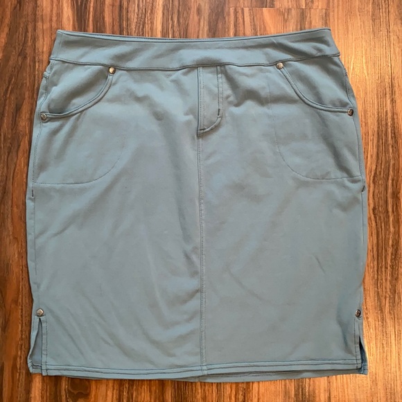 Teal Athleta Pull On Skirt - Picture 2 of 8